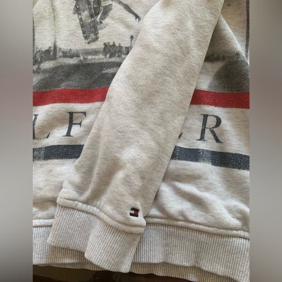 Tommy Hilfiger pullover hoodie , size M (8-10 years old) best for 8 year old - Picture 3 of 4